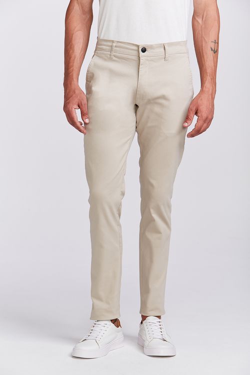 CALÇA SARJA CHINO EXTRA SLIM BEGE